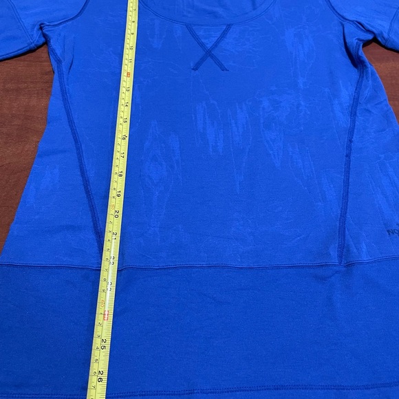The North Face Women’s Blue Patterned Long Sleeve Shirt - Picture 8 of 9